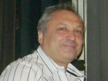 Рок-звезди пеят за капитан Собаджиев