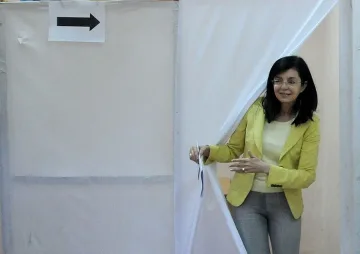 И Меглена Кунева подаде оставка