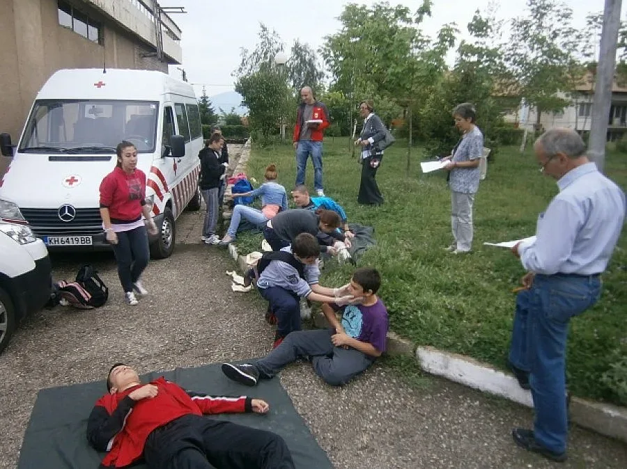 Ученици мериха сили по даване на първа помощ 