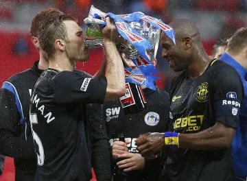 "Уигън" спряха алкохола и цигарите