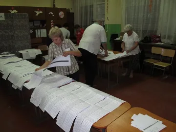СКАТ пред вратата на лидерите в Бургас