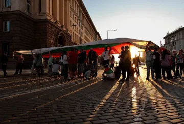 Протестиращи: Те погребаха България