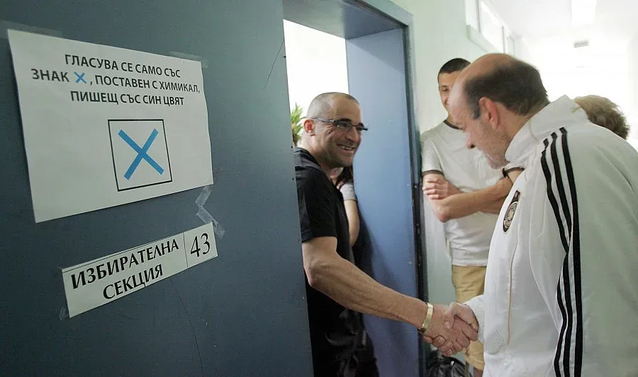 Почти 72 хил. българи в чужбина гласуваха към 18 часа