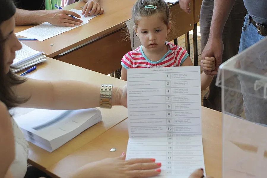ЦИК: Избирателната активност мина 40 % на места
