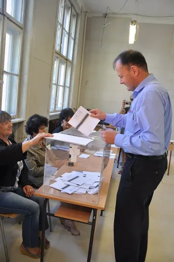 Михаил Миков гласува за връщането на държавата във Видин