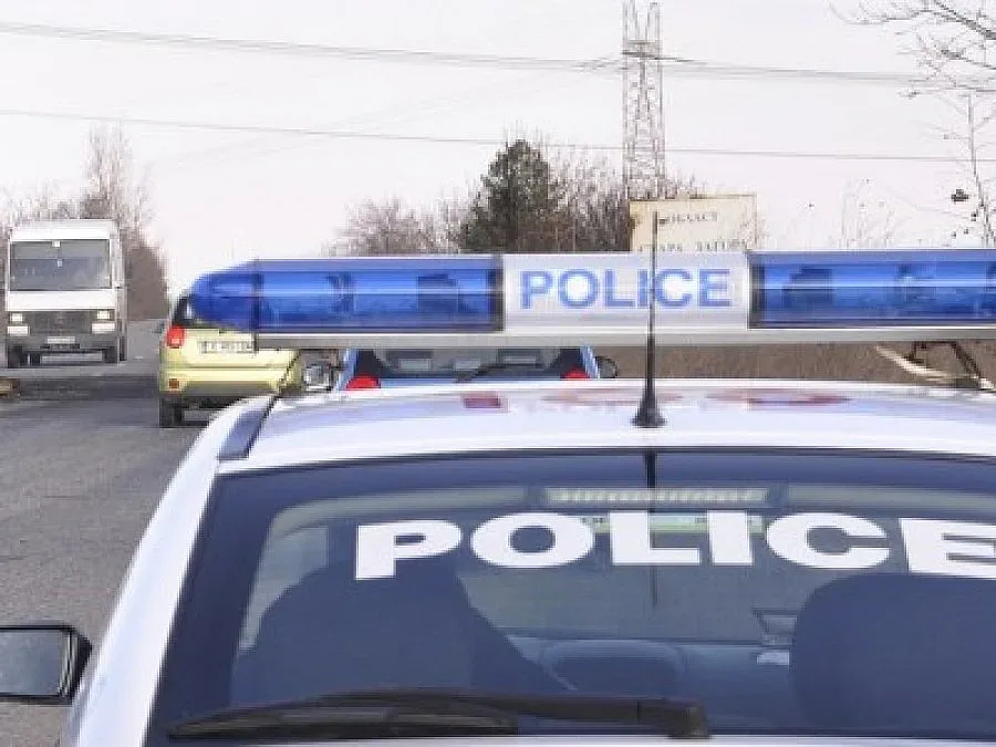 Откриха обесен на дърво