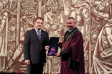 Панов награди ректор с медал