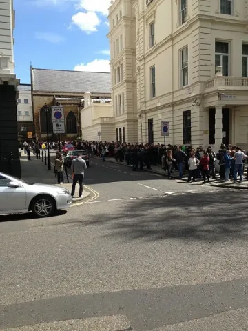 Опашки от гласоподаватели в Лондон