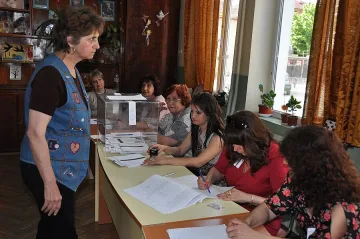 Анонимни сигнали за търговия с вота