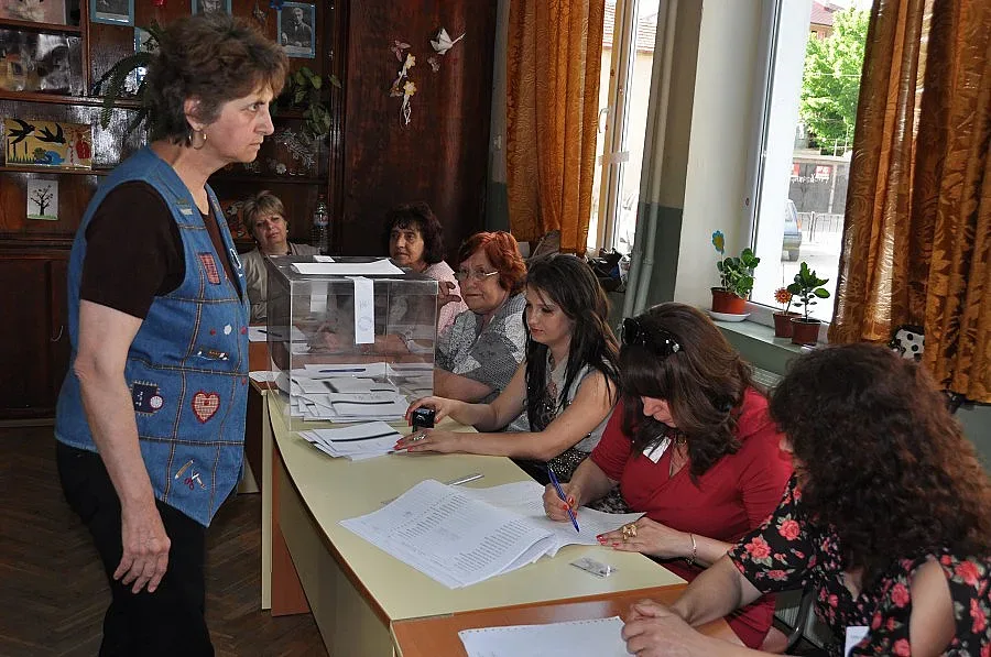 Анонимни сигнали за търговия с вота