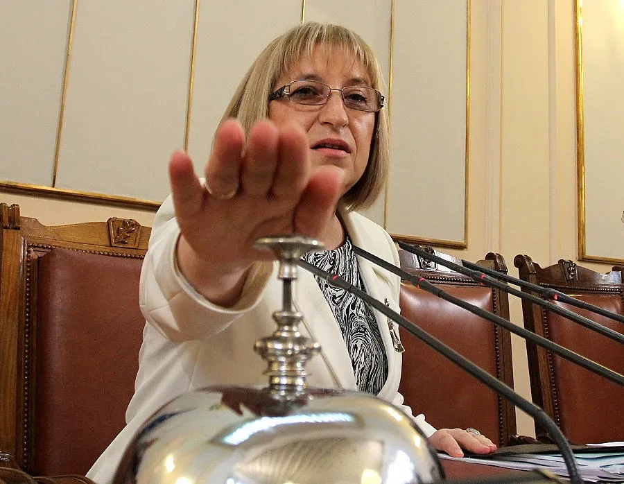Цачева: Вчера бе опорочен изборният кодекс