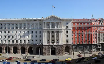 Протест блокира движението пред ЦИК и Министерския съвет