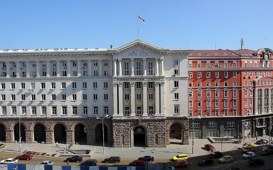 Протест блокира движението пред ЦИК и Министерския съвет