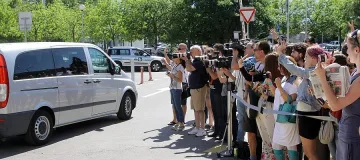 "Депеш" отсвириха феновете 