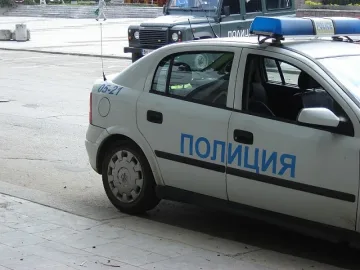 Задържани за покупка на гласове в Сливен