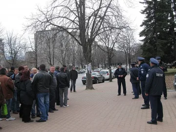Осъдиха полицай за рекет на тракторист