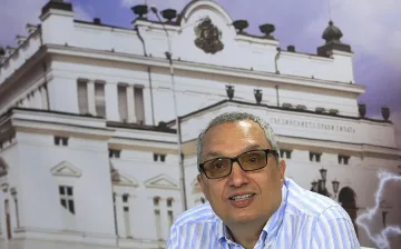 Въоръжен мъж нахлу в дома на Иван Костов