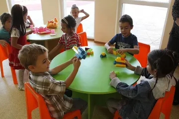 600 хлапета без забавачка в Бургас