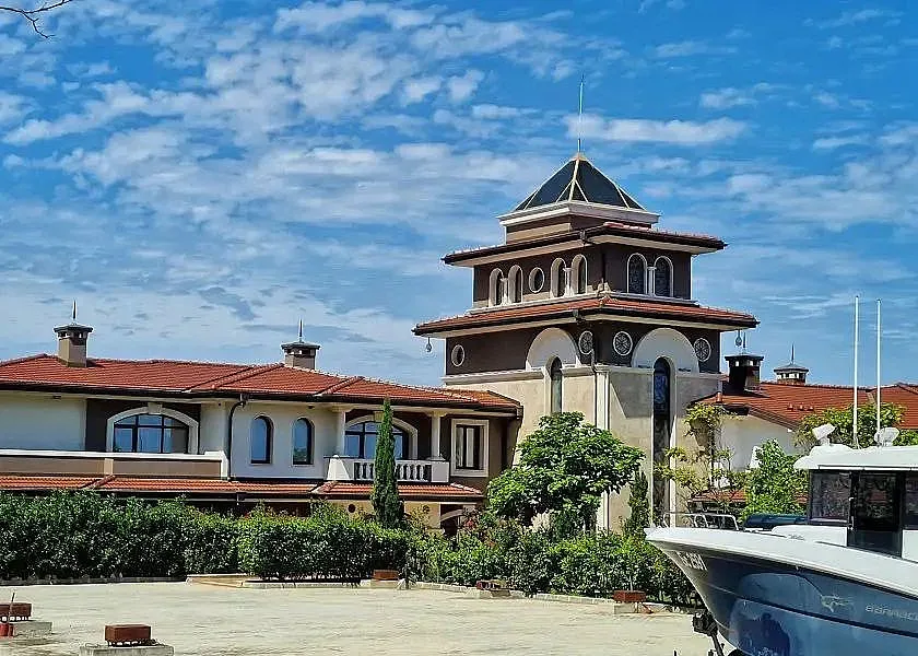 Данаил Папазов гони Доган от "Росенец" и Бояна