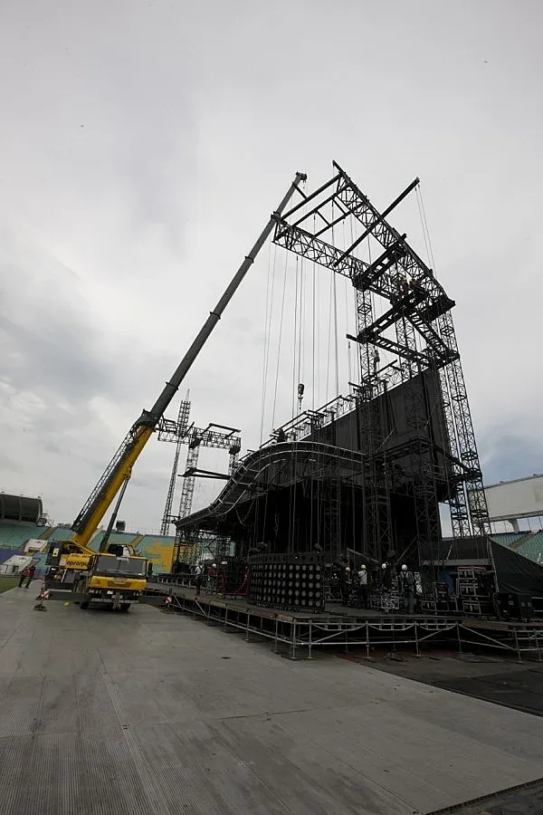 Отварят стадиона 3 часа по-рано