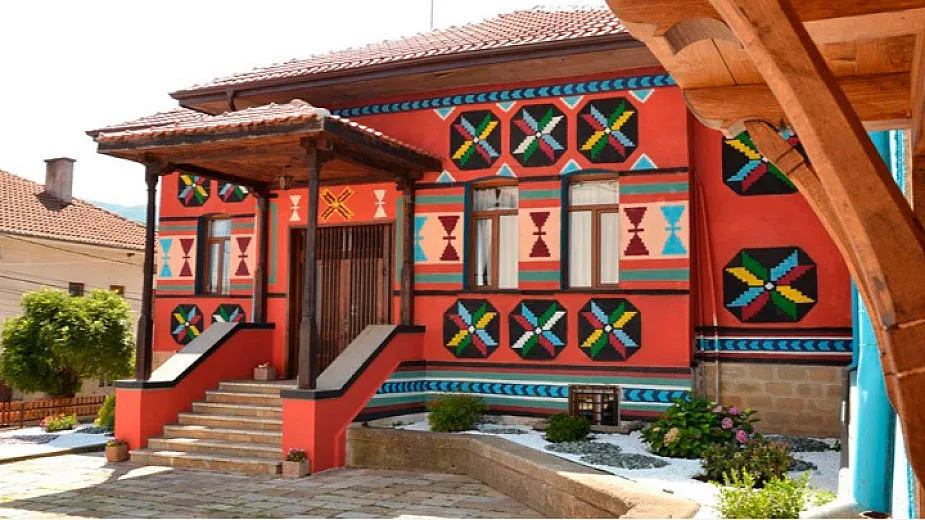 Нестандартен начин на изкуство в Котел