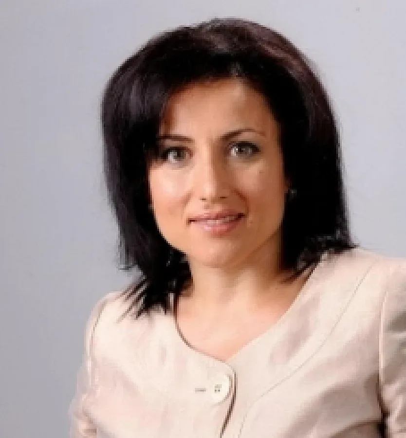 Десислава Танева: Санирането ще намали сметките за ток