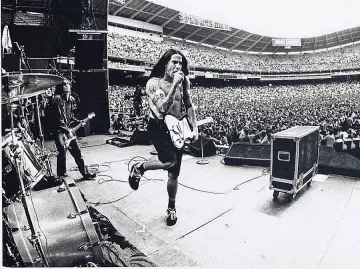 Световни рок и поп икони пред обектива на култови фотографи в София