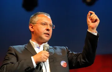 Сергей Станишев си сваля имунитета