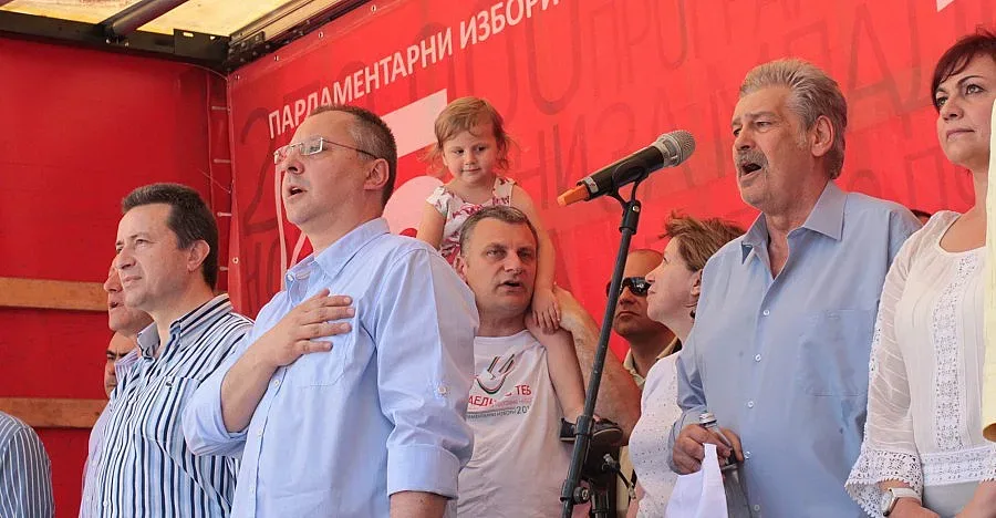 БСП и „Солидарност” подписаха споразумение за сътрудничество 