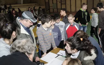Четвъртокласниците се явяват на матура