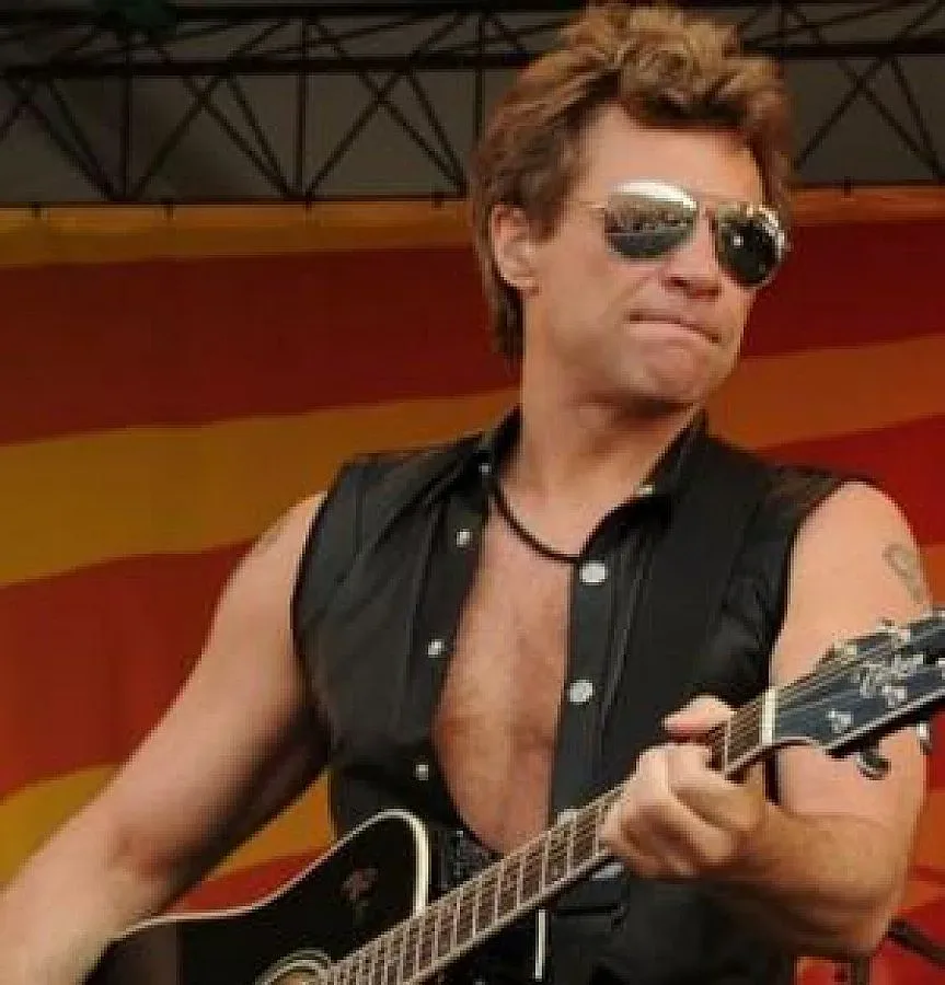  "Бон Джоуви" четат "Стандарт" 