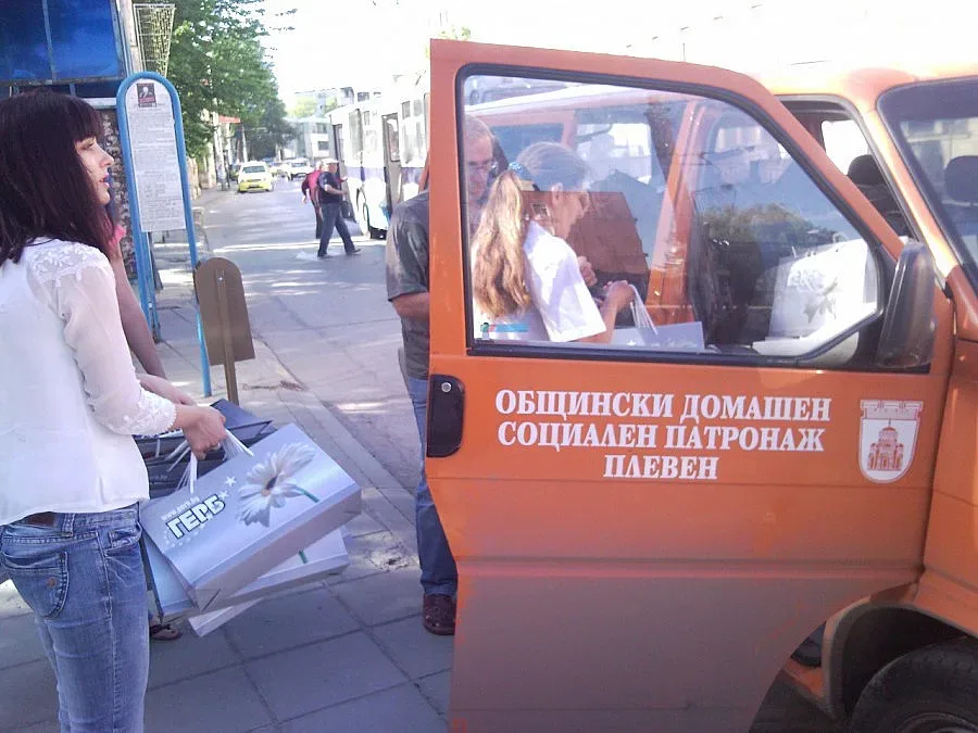 Скочиха срещу агитация с козунаци