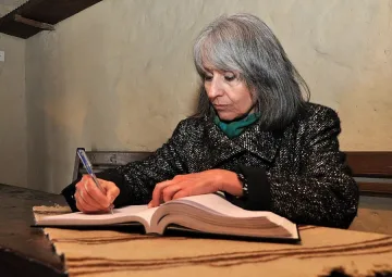 Вицепрезидентът Попова не следи предизборната кампания