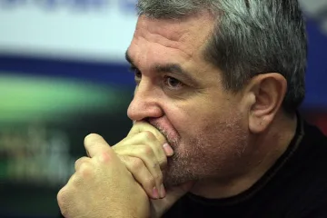 Касим Дал: Избирахме политици, които да псуваме