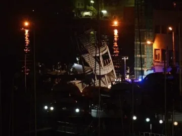 3-ма загинаха след сблъсък на кораб в Италия