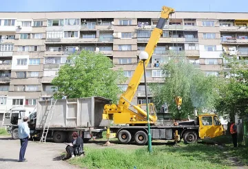 Ромският глас удари стотачка