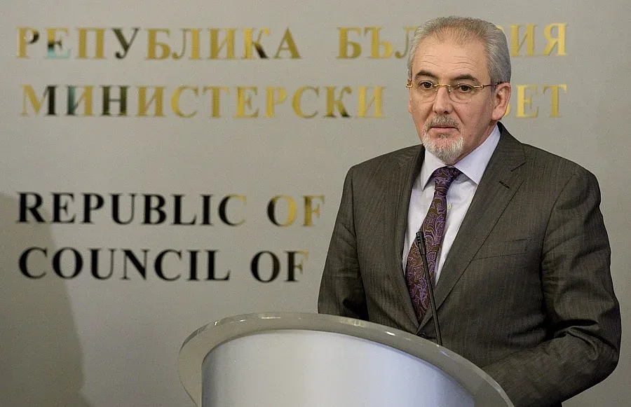 Местан: Прокуратурата разпитва, не разговаря