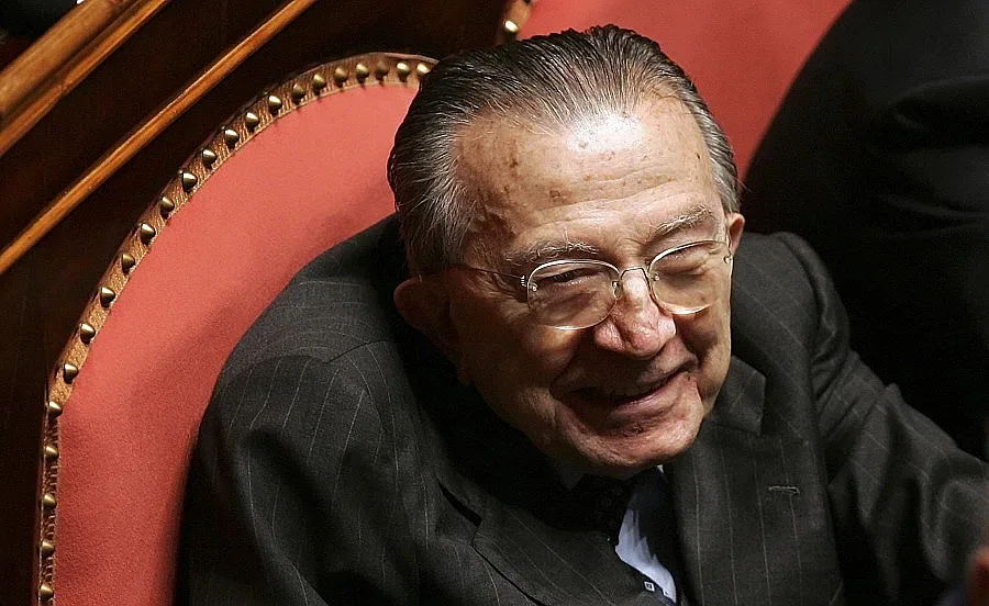 Почина Джулио Андреоти