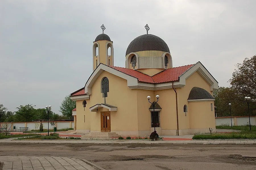 Дометиан отслужи божествена света литургия в храма на Бойчиновци