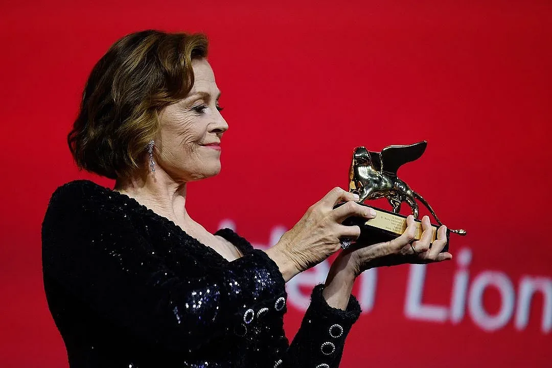 Сигорни Уийвър покори фестивала във Венеция