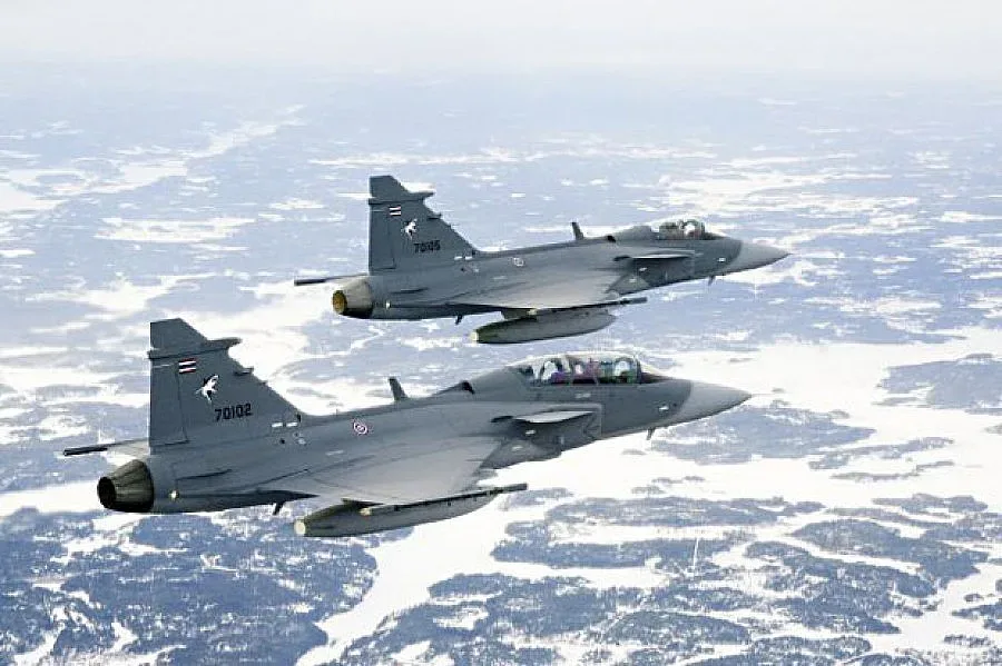 Купуваме 10 изтребителя за армията