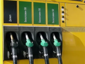 Пиян младеж се блъсна в бензиностанция