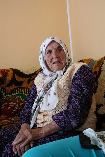 Баба получи телевизор за 100-годишен юбилей