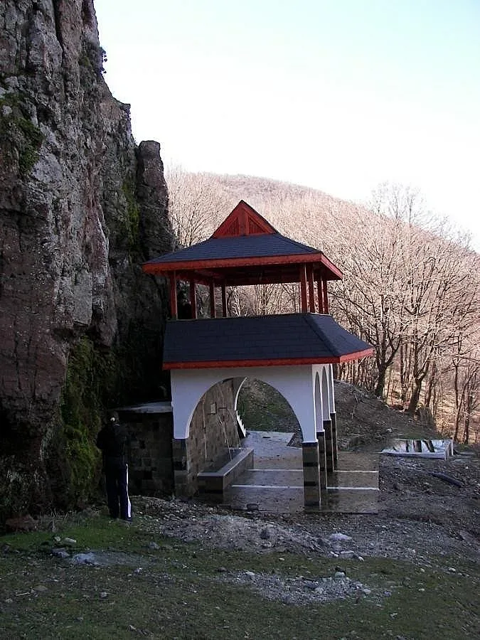 Жива вода на Дамбалъ