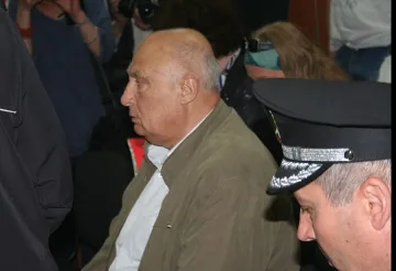 Цар Киро си иска мерцедесите