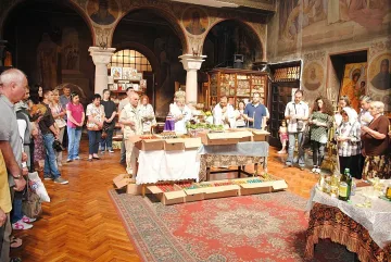 Владика освети 3000 яйца под Царевец