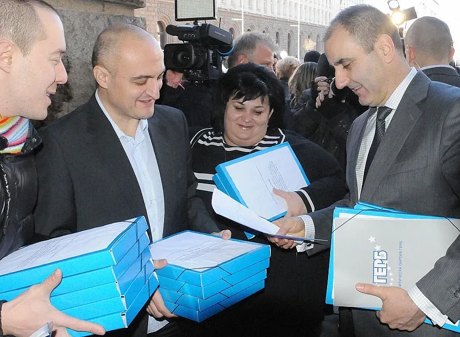 Фидосова: Ремонтът на пътя през „Петрохан" продължава