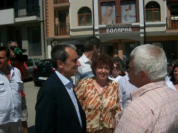 Орешарски: 43% от инвеститорите не биха вложили средства отново у нас