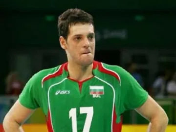 Гибона играе за бронза в Русия