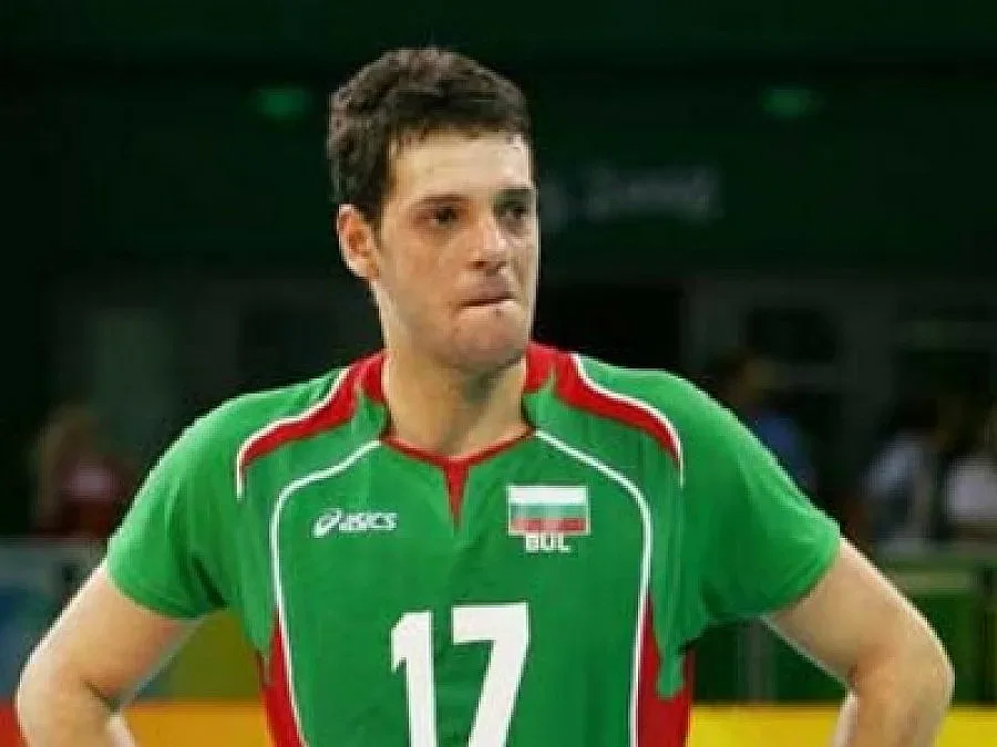 Гибона играе за бронза в Русия